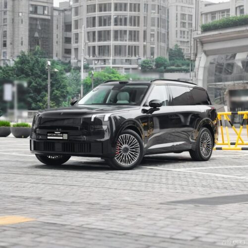 Lynk & Co 900